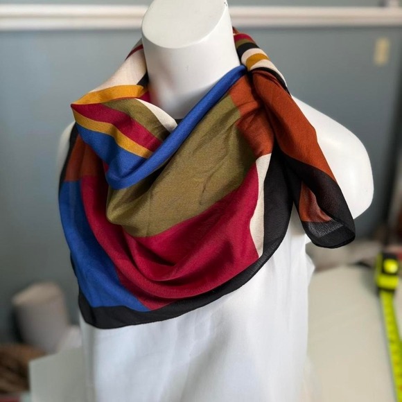 Retro geometric scarf in multi-colour 30" square - Picture 4 of 4